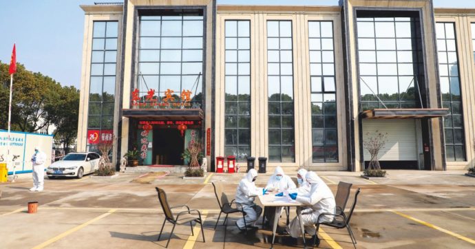 La Cina annuncia la cura, ma l’Oms smentisce tutto