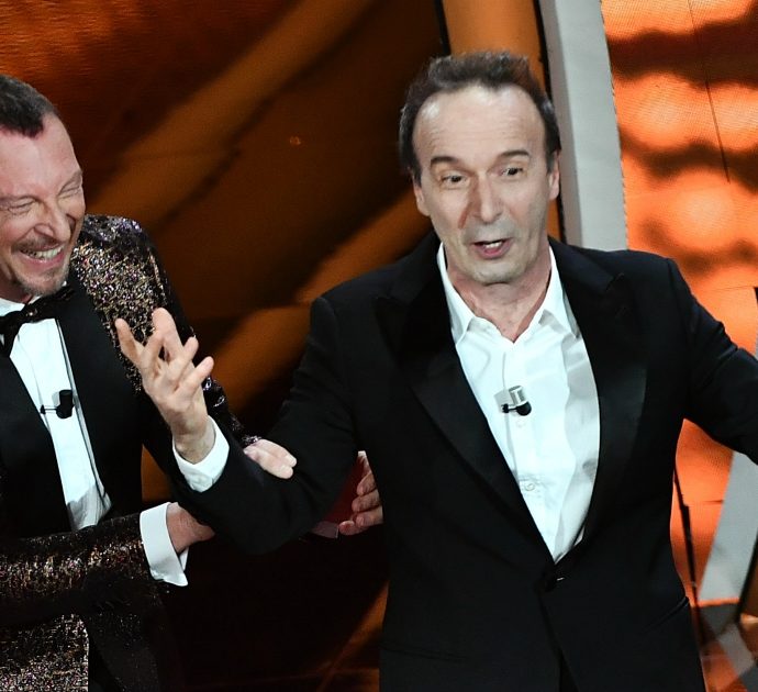 Sanremo 2023, polemiche per il cachet di Roberto Benigni: “La Rai renda pubblico quanto prende per il suo intervento al Festival”