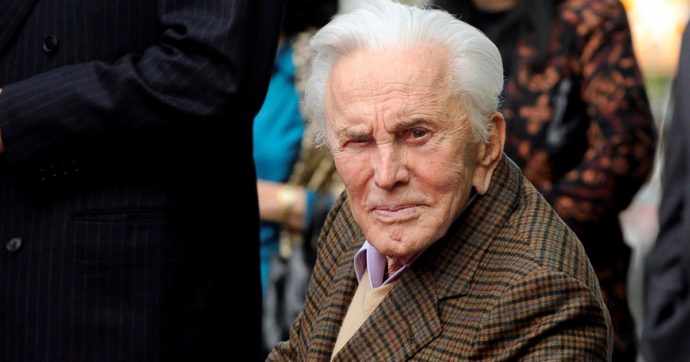 Copertina di Addio a Kirk, uno “Spartacus” di 103 anni da oscar “gelato”