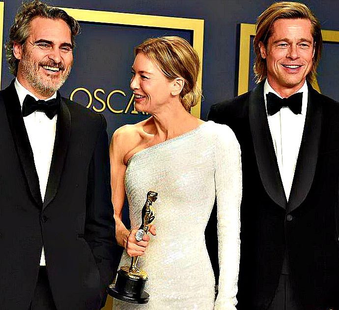 Oscar 2020, i vincitori: Parasite è il miglior film. Joaquin “Joker” Phoenix, Renée Zellweger, Brad Pitt e Laura Dern migliori attori