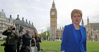 Copertina di Brexit, Sturgeon: “Scozia torni in Ue da indipendente, sì al referendum”. E Johnson vuole un ponte per collegarla a Nord Irlanda