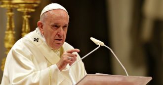 Fase 2, Papa Francesco sconfessa la Conferenza episcopale italiana e sostiene la linea di Conte: “Prudenza e obbedienza alle disposizioni”
