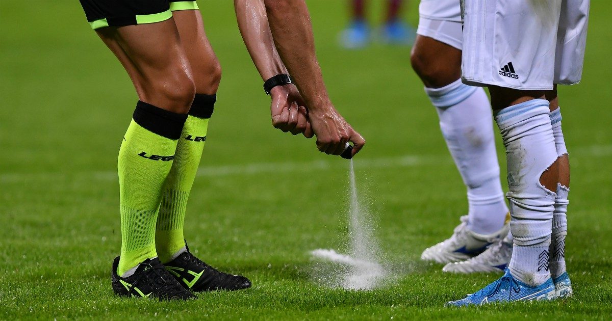 Come finisce la lite tra arbitro e giocatori? “L’organo tecnico porta la calma” – Domeniche Bestiali