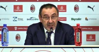 Copertina di Milan-Juventus, Sarri: “Rigore clamoroso con le norme attuali. Ce n’era uno su Cuadrado dieci minuti prima”