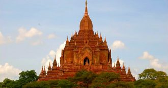 Copertina di Italiani girano un video porno davanti alle pagode di Bagan: scoppia la polemica in Myanmar