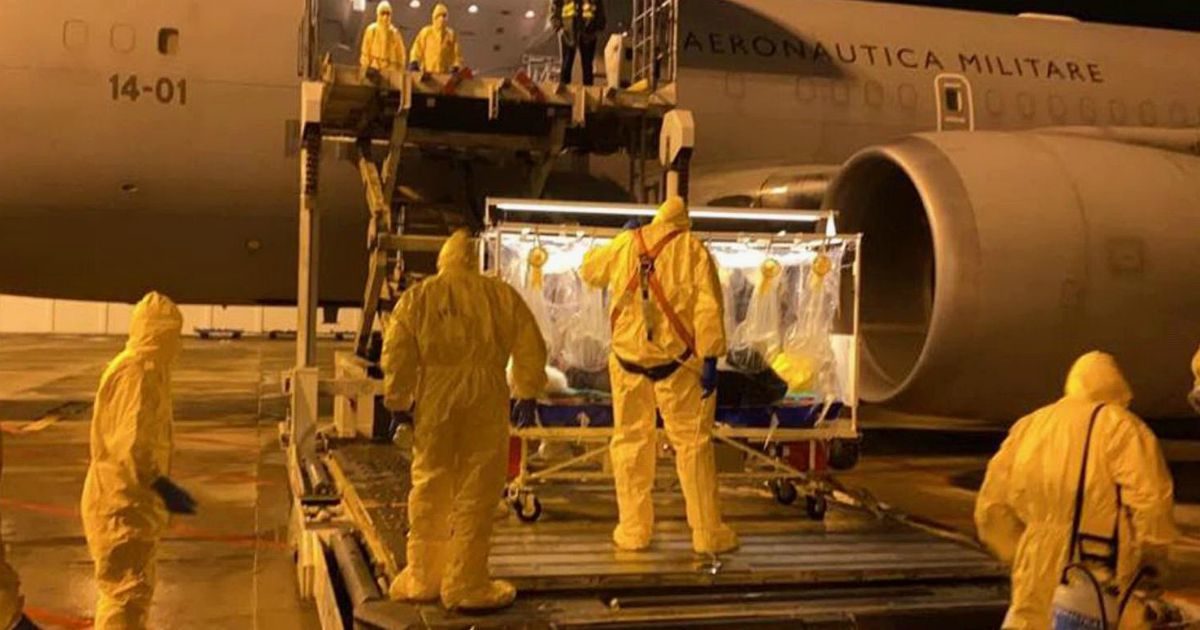 Coronavirus, contagio per uno straniero in Egitto: è il primo caso in Africa. Partito volo per il rimpatrio 17enne italiano bloccato a Wuhan