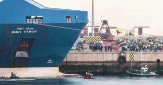 Copertina di Genova, via libera al cargo con le armi per le guerre saudite