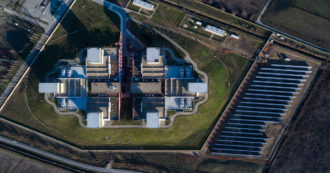 Ai, il consumo di acqua ed elettricità per raffreddare i data center si sta trasformando in un disastro ecologico