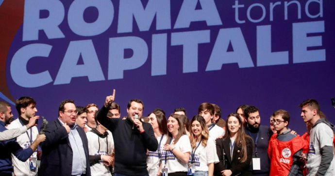 Salvini marcia su Roma, attacca le donne e intanto ricicla gli uomini di Alemanno