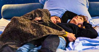 Copertina di L’hotel degli amori smarriti, una finestra di fronte (più Hitchcock che Ozpetek) per una sensuale ed energica Chiara Mastroianni