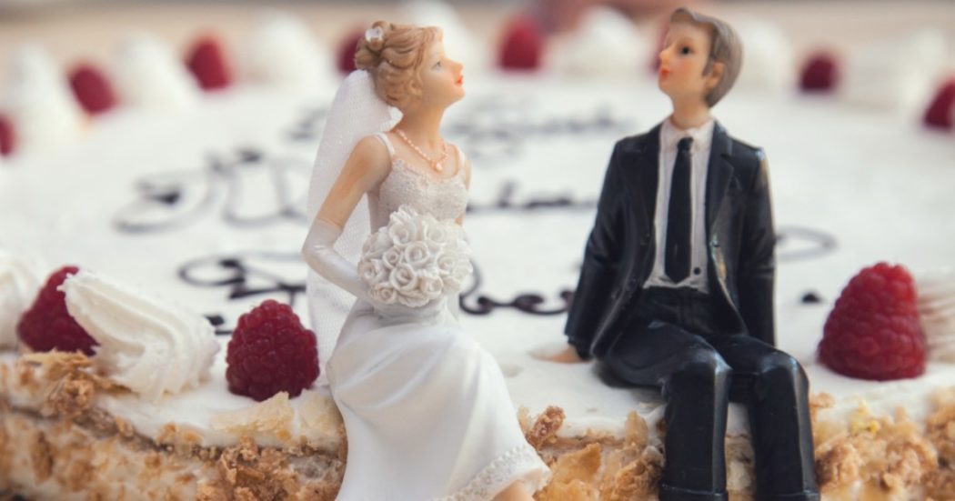 Mistero sugli sposi in fuga senza pagare il banchetto, il matrimonio “era finto”: “Atti mai pubblicati in comune”