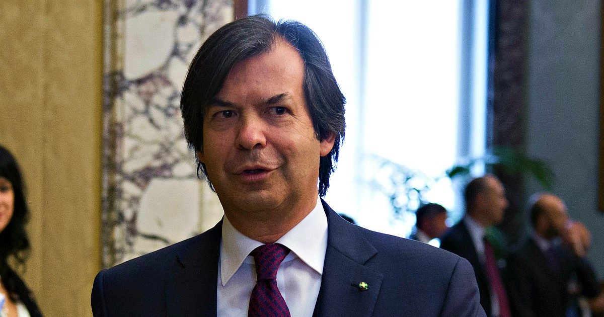 Intesa Sanpaolo, offerta di scambio per acquisire Ubi. “Insieme ricavi per 21 miliardi”. 2.500 assunzioni di giovani in cambio di 5mila uscite