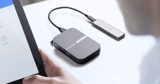 Copertina di RAVPOWER FileHub, router e ripetitore WiFi portatile, hard disk e power bank tutto in uno in offerta su Amazon