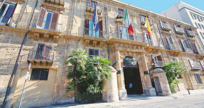 Sicilia, la Regione ha perso i progetti per un bando da 13 milioni: “Scomparsi dal sistema informatico, inviateli in forma cartacea”