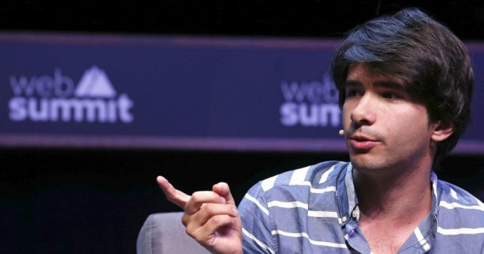 L’avvocato dei Gilet gialli dietro ai video hot