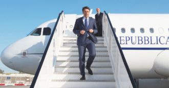 Air Force Renzi, i pm indagano per truffa. Nelle carte la “fretta” di Palazzo Chigi per l’aereo: “Imminenti impegni del premier”