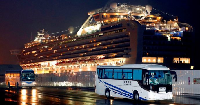 Coronavirus, un italiano positivo su nave Diamond