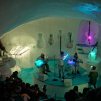 Il palco di ghiaccio dell’Ice Dome.