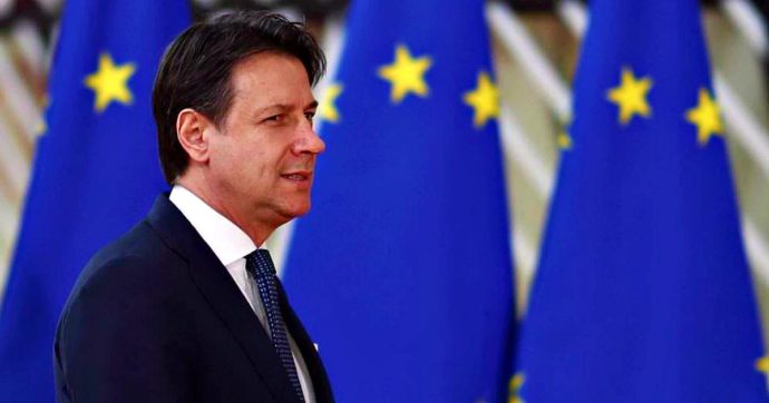 Governo, Conte da Bruxelles: “Sarebbe improprio se mi cercassi altre maggioranze. Renzi? Ci vedremo la prossima settimana”