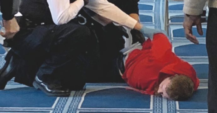 Muezzin ferito in moschea, la polizia: “Non è terrorismo”