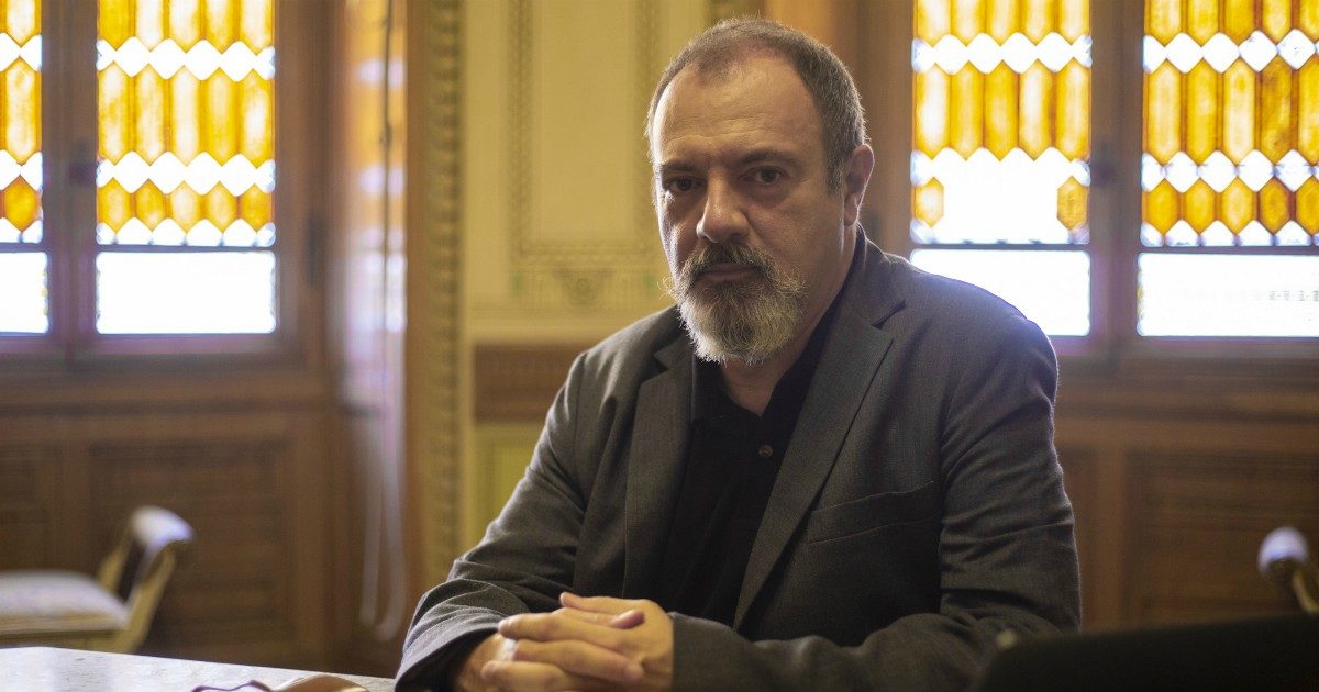 Carlo Lucarelli a FqMagazine: “Vi svelo le fantastiche vite di chi ha vissuto all’ombra di un genio e per la prossima stagione punto su Mozart e Salieri”