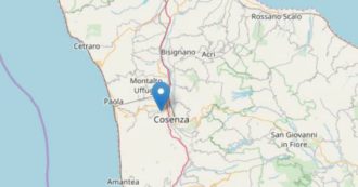 Copertina di Terremoto, scossa in provincia di Cosenza di magnitudo 4.4: epicentro vicino a Rende. Nessun ferito, danni lievi. Fermi i treni