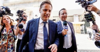 Copertina di Siri: il Mise disse sì a una richiesta del suo banchiere