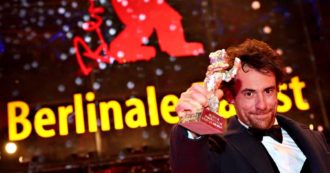 Copertina di Festival di Berlino 2020, i vincitori: Elio Germano migliore attore. Orso d’argento alla sceneggiatura di Favolacce dei gemelli D’Innocenzo