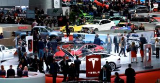 Copertina di Stop a eventi e saloni, cede pure Ginevra. E intanto rallenta il comparto pubblicità