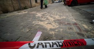 Copertina di Brescia, uccide la moglie a coltellate davanti ai tre figli che avevano dato l’allarme