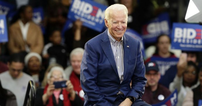 Primarie Usa, Joe Biden trionfa in South Carolina alla vigilia del Super Tuesday: premiato dal voto afroamericano