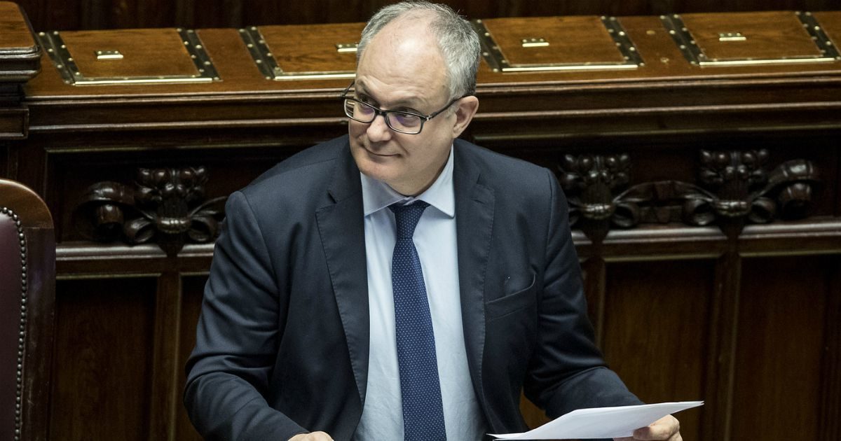Elezioni suppletive, ministro Gualtieri eletto deputato per il Pd con il 62,2% dei voti. Candidato Fdi al 26%, M5s al 4,3%. Affluenza al 17,66%