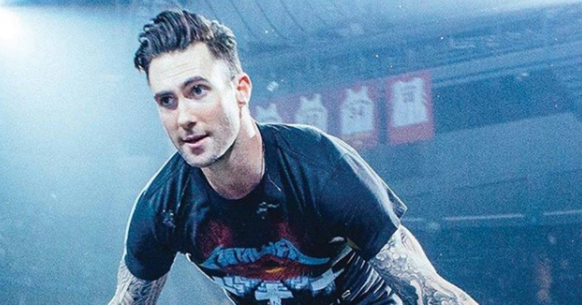 Maroon 5, concerto disastroso al Festival Vina del Mar e Adam Levine si scusa: “Ci sono stati problemi tecnici e non sono stato professionale”