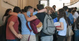 Copertina di Scuola, dal sequestro dei cellulari alla tecnologia più avanzata: ridatemi le fotocopie!