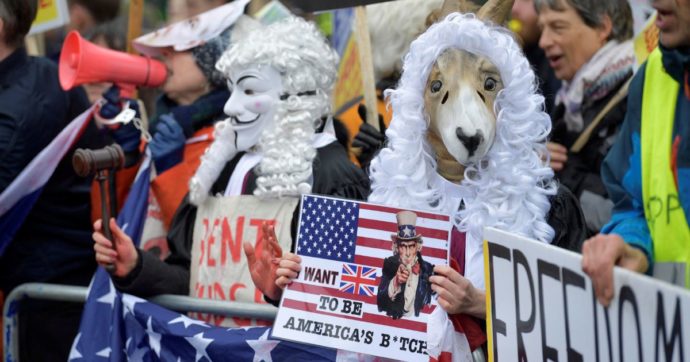 Imputato Julian Assange: processo al giornalismo