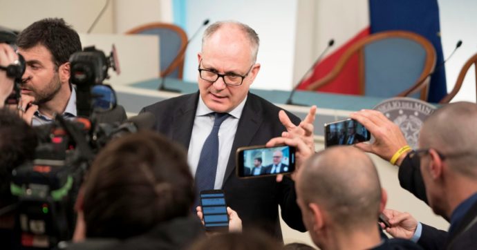 Zero silenzio per Gualtieri ma stavolta è il Pd  a tacere