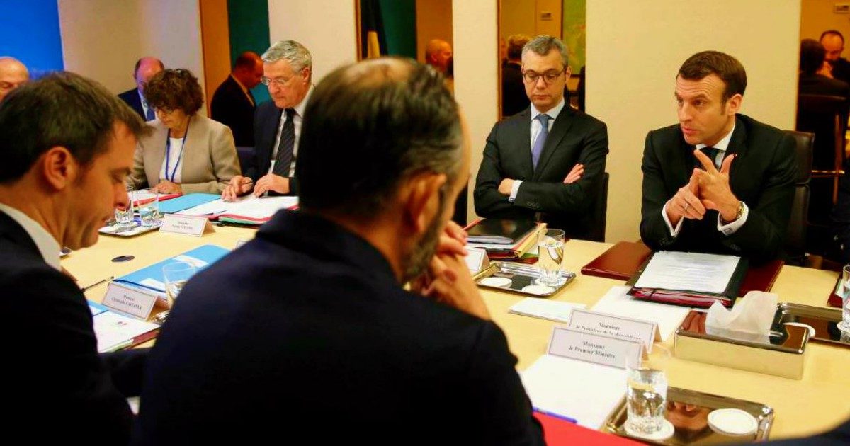 Coronavirus, primo morto in Spagna: 71 in terapia intensiva. Macron: “Sequestriamo tutte le mascherine”. In Iran 54mila detenuti messi ai domiciliari