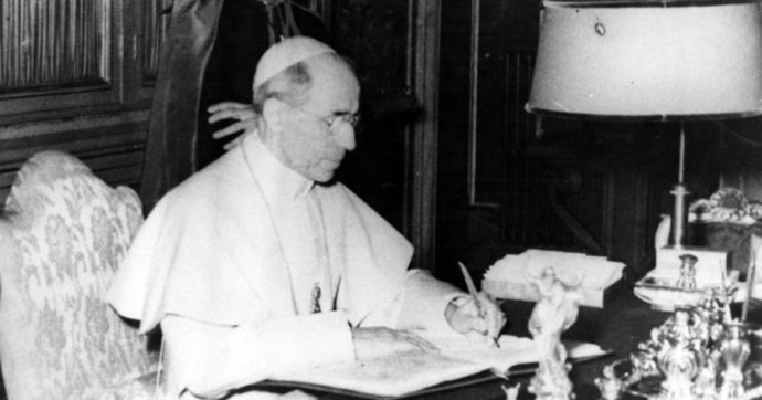 Vaticano, pubblicate online le richieste di aiuto a Pio XII da parte degli ebrei dopo l’inizio delle persecuzioni nazi-fasciste