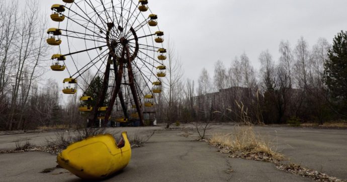 Copertina di “Zona”, da Chernobyl a Wuhan e Codogno: la Storia che si ripete