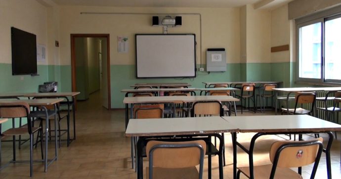 Coronavirus, appello dei sindacati della scuola alla Azzolina: “Basta annunci in tv, vogliamo che il piano sia concordato con i lavoratori”