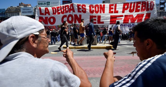 Copertina di L’Argentina piange ancora: entro fine mese arriva il nuovo default sul debito