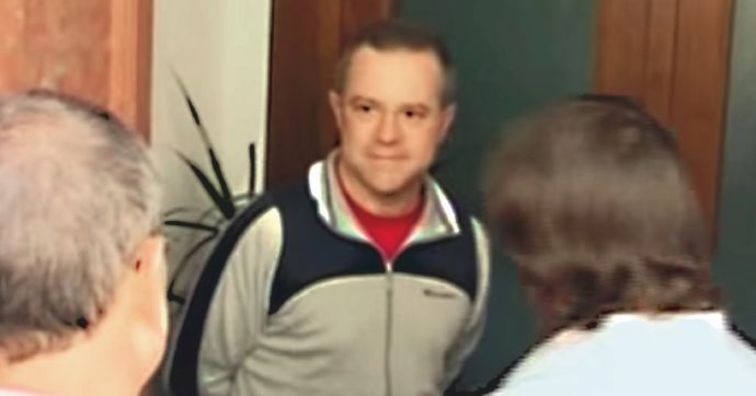 Prete condannato per abusi torna a celebrare la messa