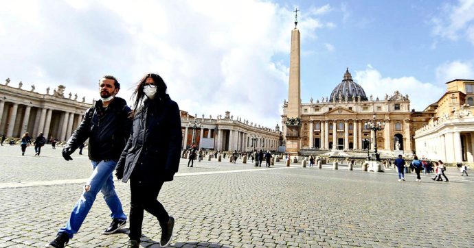 Coronavirus in Vaticano, anche la Santa Sede dispone le contromisure: niente Angelus in piazza San Pietro, il Papa registrerà un video