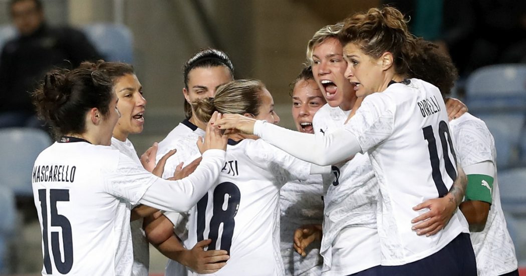 Le ragazze quando giocano a calcio non fanno finta. Sono originali e audaci