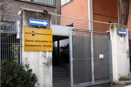 Pacchi bomba nel Lazio, altri cinque casi tra Roma, Viterbo e Rieti: ferita una donna