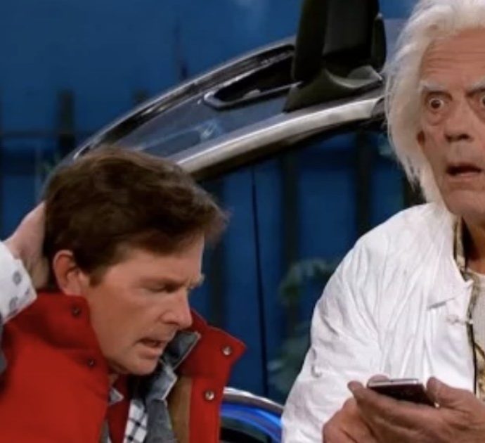Marty McFly e Doc di nuovo insieme: Michael J. Fox e Christopher Lloyd si abbracciano