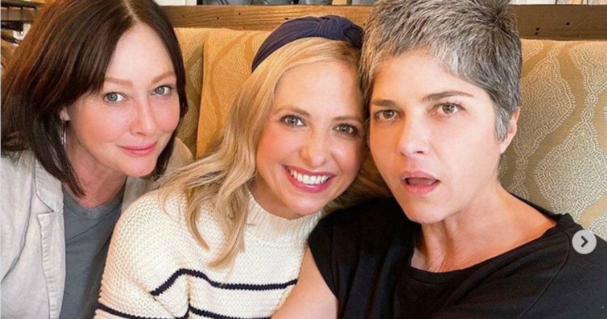 Sarah Michelle Gellar, Selma Blair e Shannen Doherty di nuovo insieme: lo scatto delle tre amiche che lottano contro la malattia