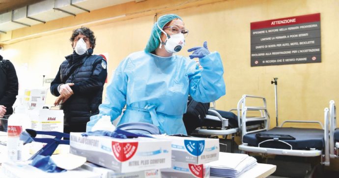 Salgono ancora i morti e i pazienti più gravi. Corsa per i ventilatori