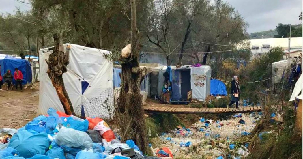 Migranti, la guerra di Lesbo: nell’isola greca che accolse i profughi l’estrema destra sfrutta il malcontento e dà la caccia agli stranieri