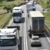 Copertina di Caro carburanti, la protesta degli autotrasportatori in Sicilia: camion fermi per cinque giorni e stop allo scarico delle merci dalle navi